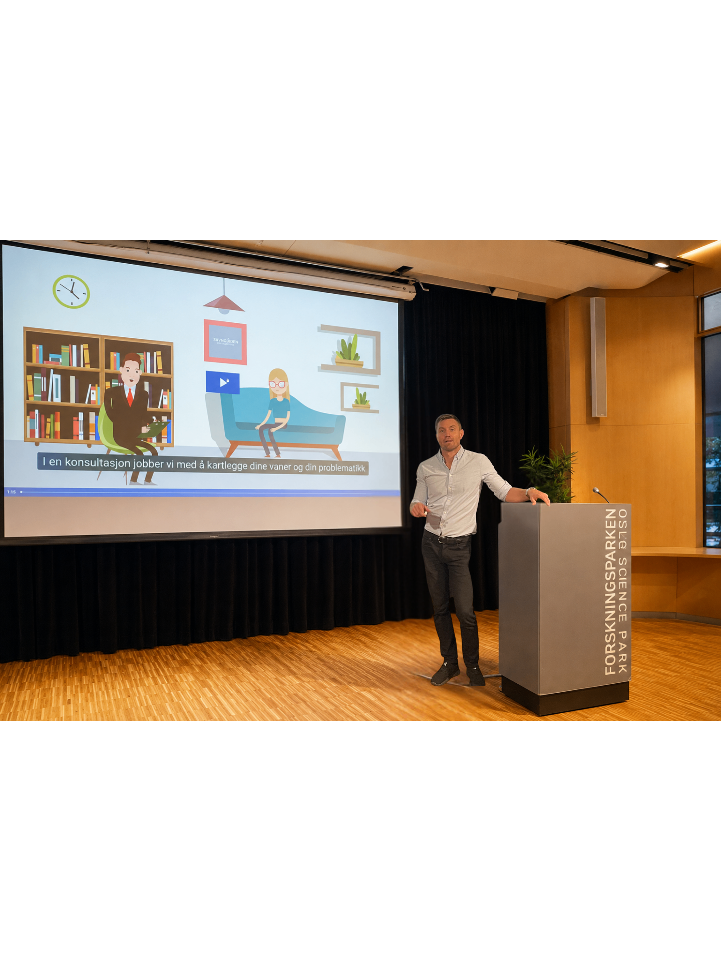 Knut speaking on stage at Forskningsparken, Oslo Science Park